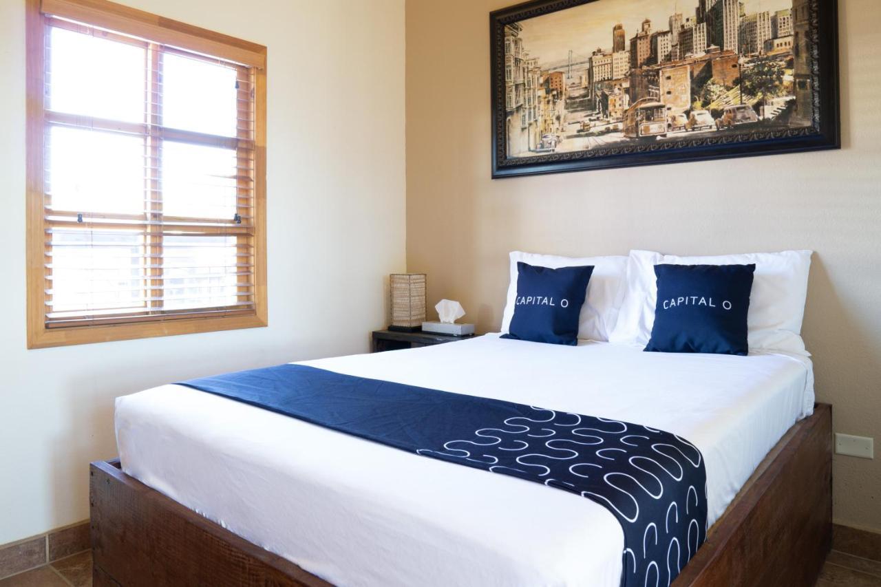 Capital O Hotel Villa Azura 特卡特 外观 照片