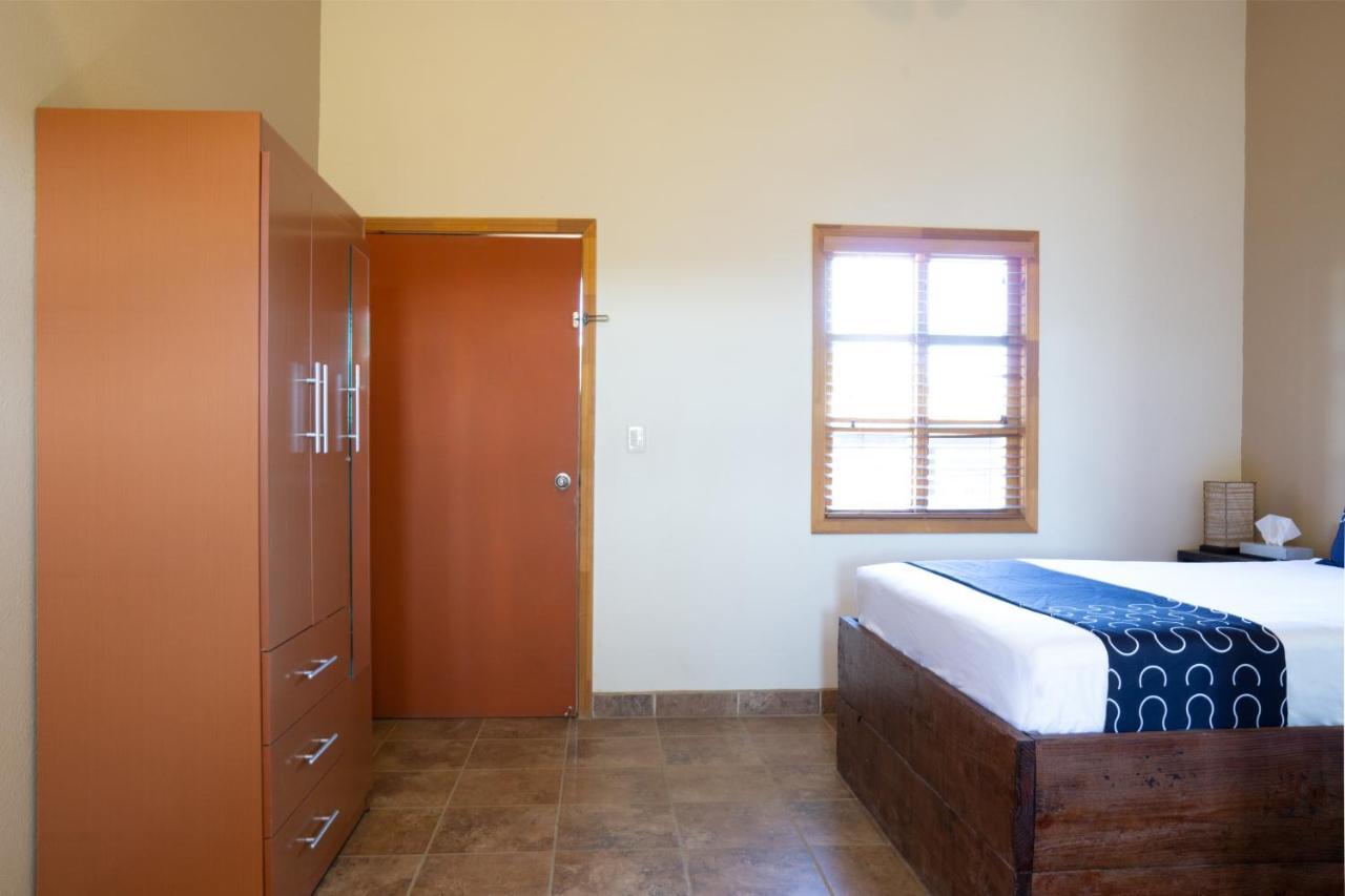 Capital O Hotel Villa Azura 特卡特 外观 照片