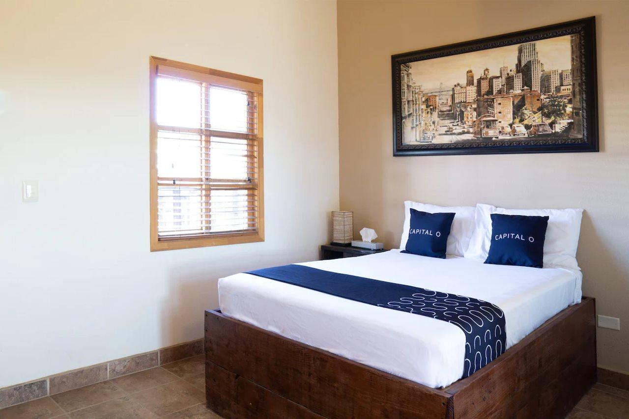 Capital O Hotel Villa Azura 特卡特 外观 照片