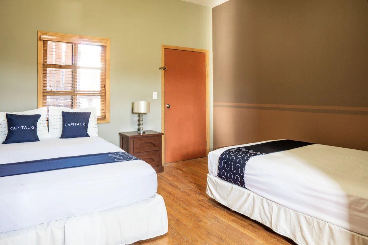 Capital O Hotel Villa Azura 特卡特 外观 照片